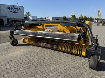NEW HOLLAND Erntemaschine