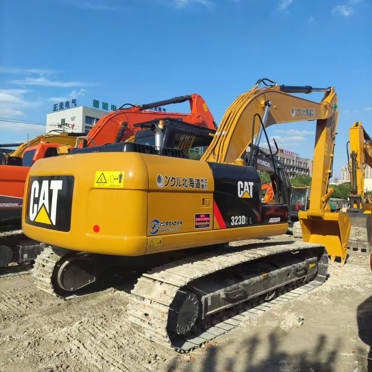 CATERPILLAR 323D Kettenbagger