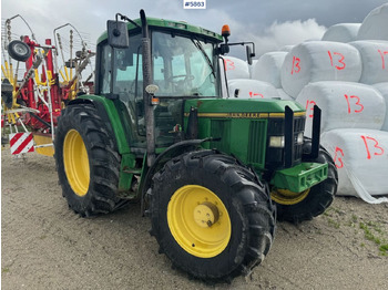 JOHN DEERE 6400 Traktor