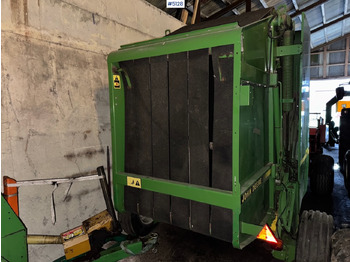 JOHN DEERE Grünlandtechnik