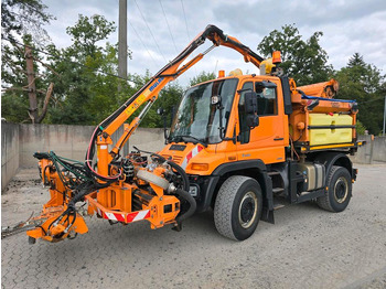 UNIMOG U400 Schneeräumfahrzeug