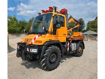 UNIMOG U400 Schneeräumfahrzeug
