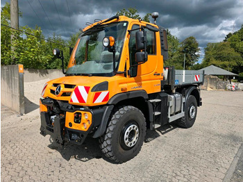 UNIMOG Schneeräumfahrzeug
