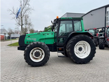VALTRA 8000 Traktor