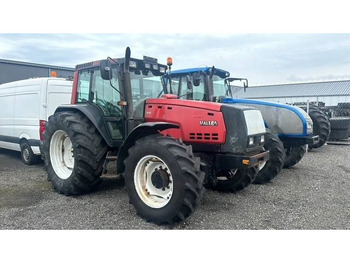 VALTRA 8450 Traktor