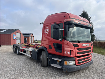 Abrollkipper Scania P320: das Bild 2