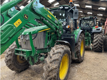 JOHN DEERE 6120M Traktor