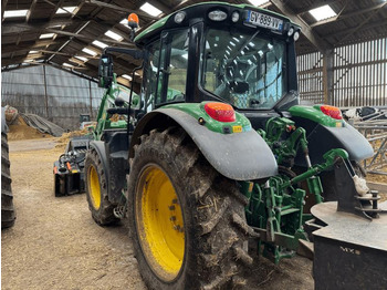 Traktor JOHN DEERE 6120M: das Bild 4