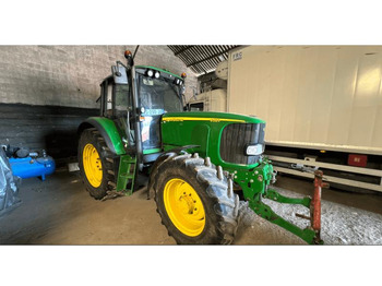 JOHN DEERE 6520 Traktor