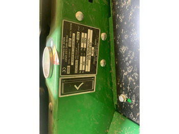 Rundballenpresse JOHN DEERE V461M: das Bild 3