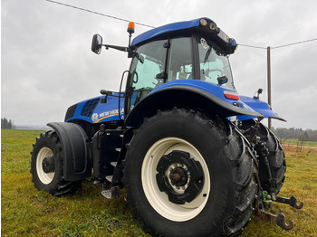 Traktor New Holland T8.330: das Bild 3