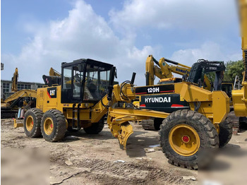 CATERPILLAR 120H Grader