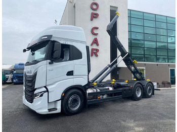 IVECO S-WAY LKW