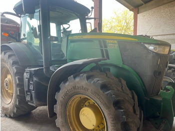 JOHN DEERE 7230R Traktor