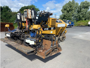 Bagger CATERPILLAR AP300: das Bild 2