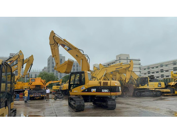 Kettenbagger CATERPILLAR 320C: das Bild 4