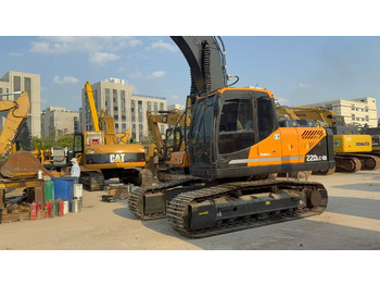 Kettenbagger HYUNDAI R220LC-9S: das Bild 4