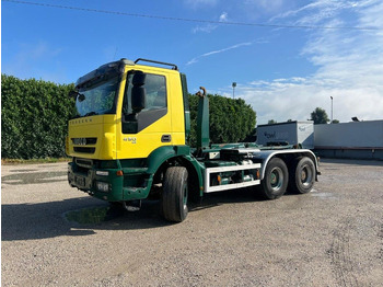 IVECO Trakker Abrollkipper