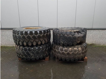 TEREX Felgen und Reifen