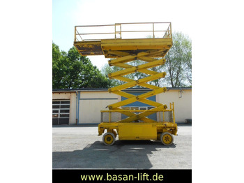 LKW mit Arbeitsbühne