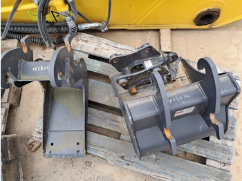 KOMATSU Schaufel