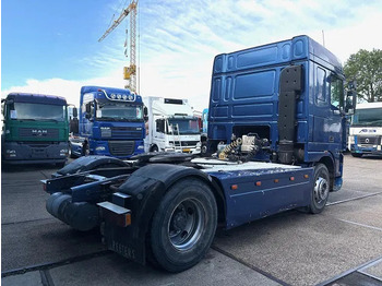 Sattelzugmaschine DAF 95.380 XF SPACECAB (EURO 2 / ZF16 MANUAL GEARBOX / HYDRAULIC KIT / P.T.O. / SIDE SKIRTS / AIRCONDITIONING): das Bild 3