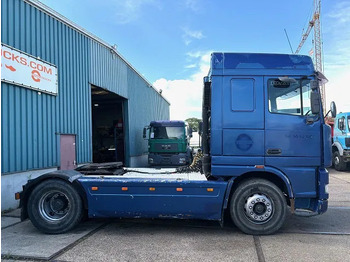 Sattelzugmaschine DAF 95.380 XF SPACECAB (EURO 2 / ZF16 MANUAL GEARBOX / HYDRAULIC KIT / P.T.O. / SIDE SKIRTS / AIRCONDITIONING): das Bild 4