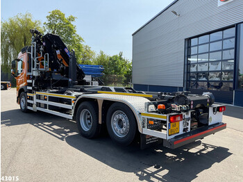 Abrollkipper, Autokran Volvo FM 430 HMF 23 Tonmeter laadkraan: das Bild 2