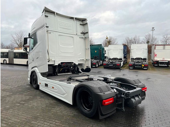 NEU: Sattelzugmaschine DAF XG+ 480 LD, MODELLJAHR 2025, Seitenverkleidungen: das Bild 4