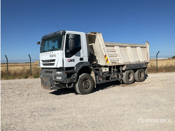 IVECO Trakker Kipper