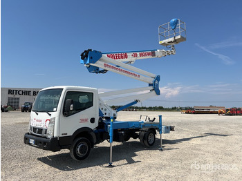 NISSAN LKW mit Arbeitsbühne