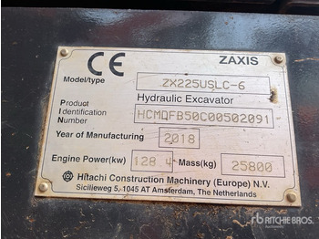 HITACHI ZX225USLC-6 Kettenbagger