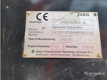 HITACHI ZX225USLC-6 Kettenbagger