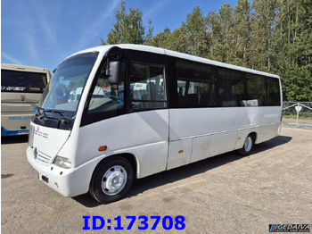 MERCEDES-BENZ Reisebus