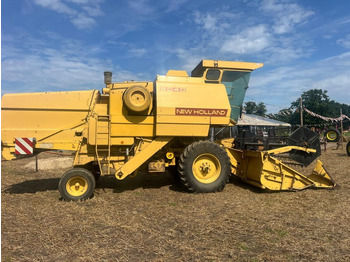 NEW HOLLAND Mähdrescher