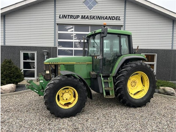JOHN DEERE 6800 Traktor