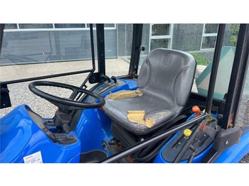 Traktor New Holland TC35DA: das Bild 5