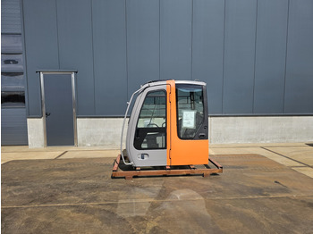 HITACHI Fahrerhaus