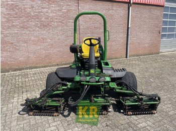 JOHN DEERE 8700 Rasenmäher
