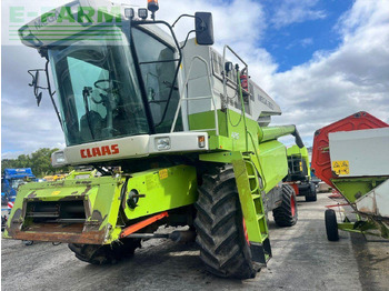 CLAAS Mega Mähdrescher