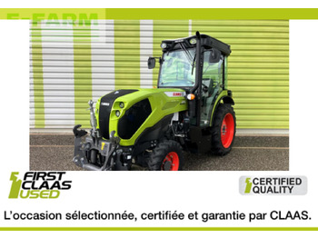 CLAAS Nexos 220 Traktor