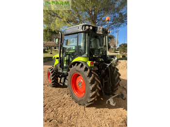 CLAAS Nexos Traktor