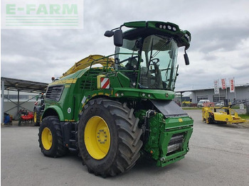 JOHN DEERE Feldhäcksler
