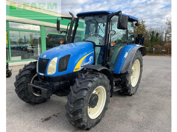 NEW HOLLAND T5000 Traktor