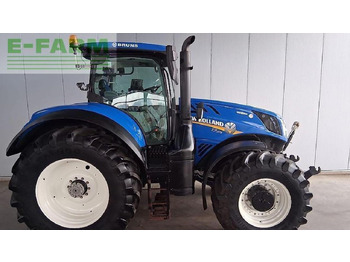NEW HOLLAND T7 Traktor