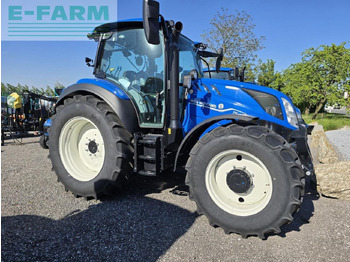 NEW HOLLAND T5 Traktor