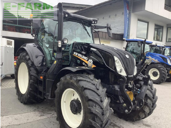 NEW HOLLAND T6 Traktor