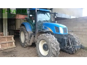 NEW HOLLAND T6070 Traktor