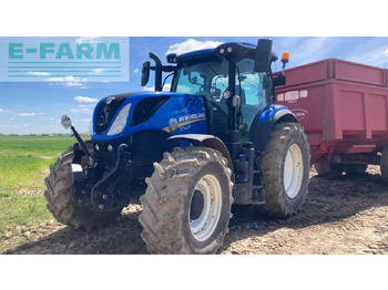 NEW HOLLAND T7 Traktor