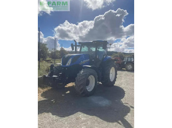 NEW HOLLAND T7 Traktor